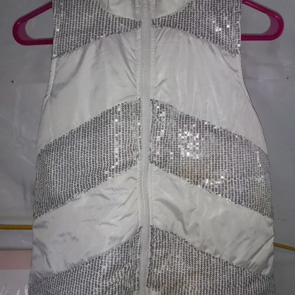 FADED GLORY WHITE SEQUENCED PUFFER VEST - Picture 2 of 4
